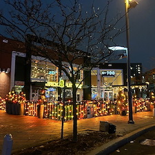 Beautiful-Christmas-Lighting-Installation-for-Restaurants-in-Laval 2